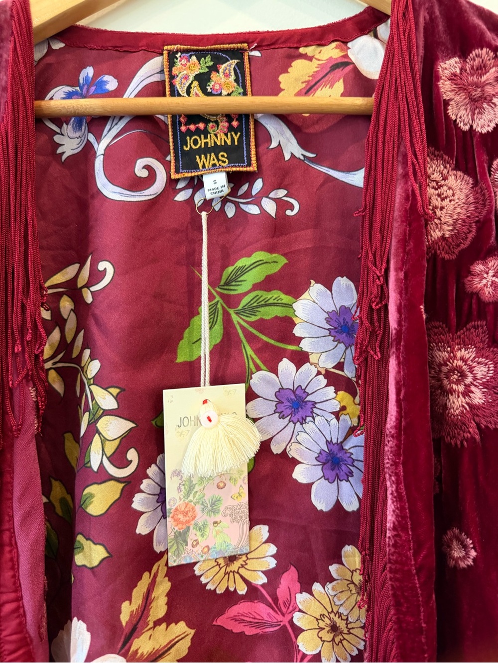 Johnny Was Celeste Velvet Shawl Boho Floral Maroon Size S NWT - Picture 3 of 8